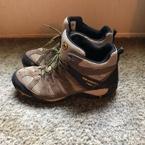 Merrill Mid Hiking Shoes